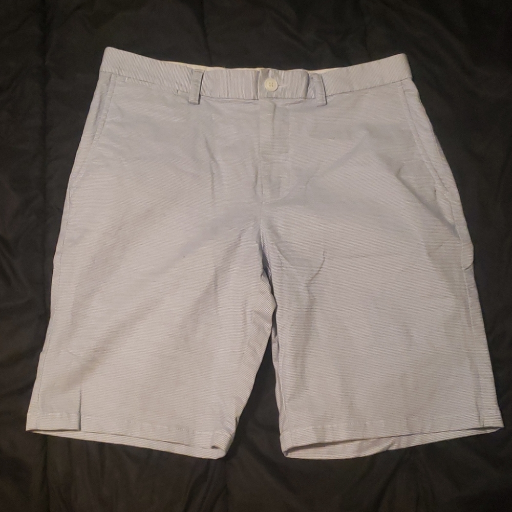 Mens old navy dress shorts.